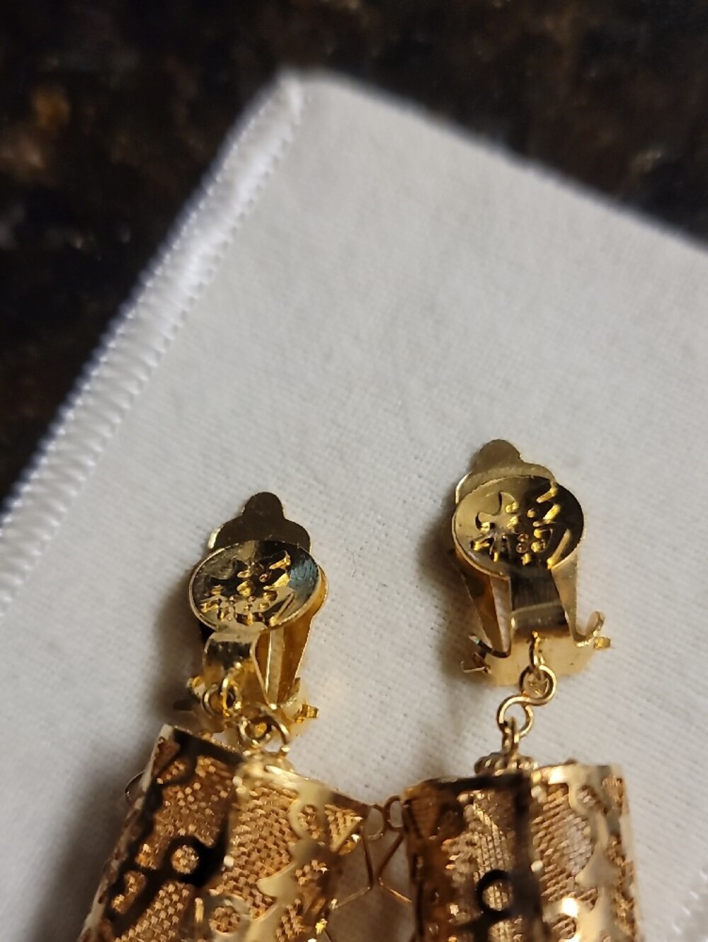 Vintage Gold-Tone Filigree Clip-On Drop Earrings - Picture 5 of 6